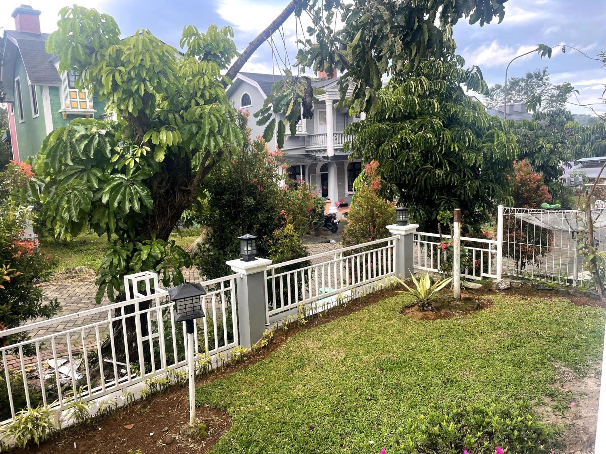 Eton Asia Villas-Kota Bunga Пунсак Екстериор снимка