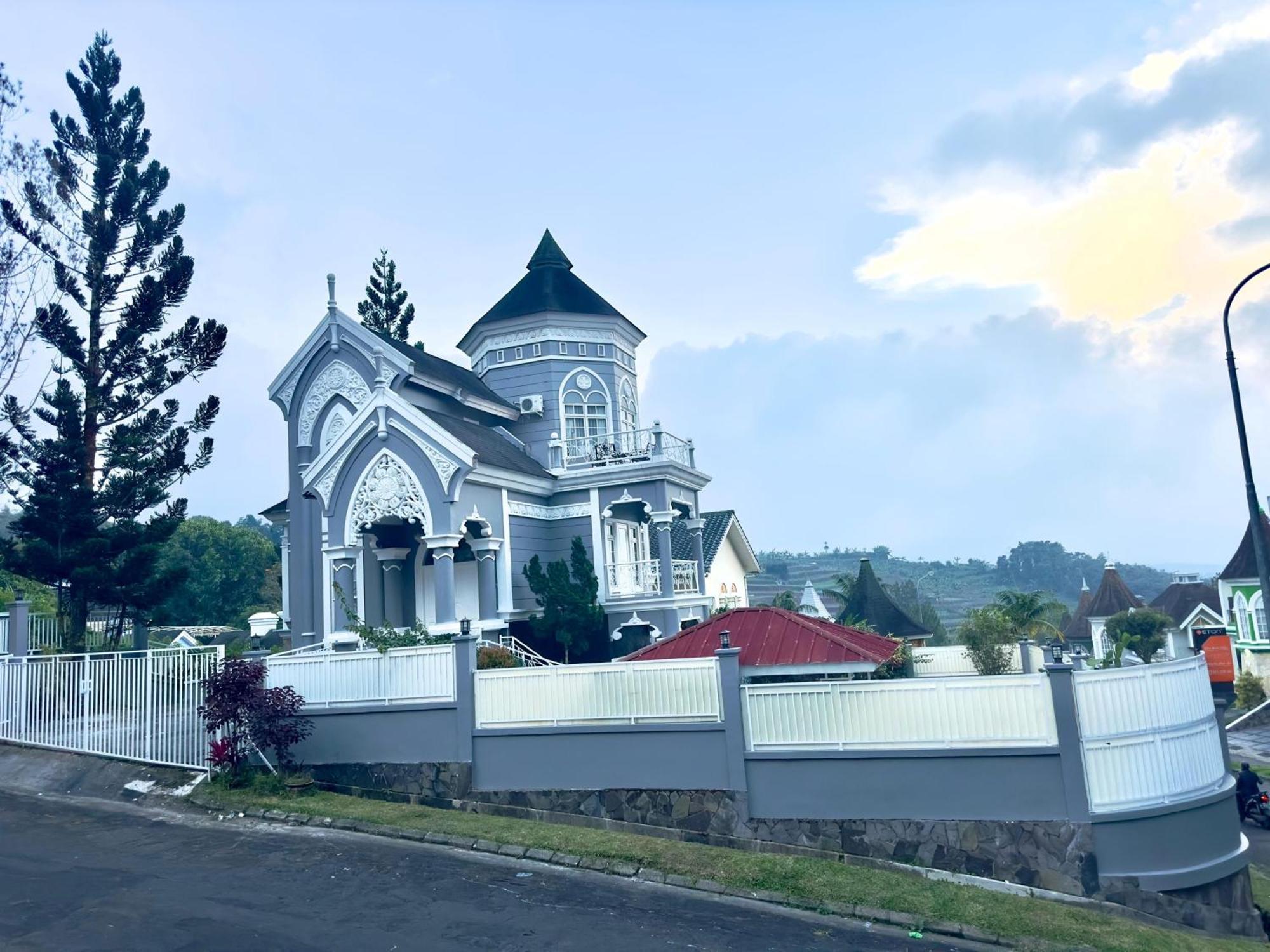 Eton Asia Villas-Kota Bunga Пунсак Екстериор снимка