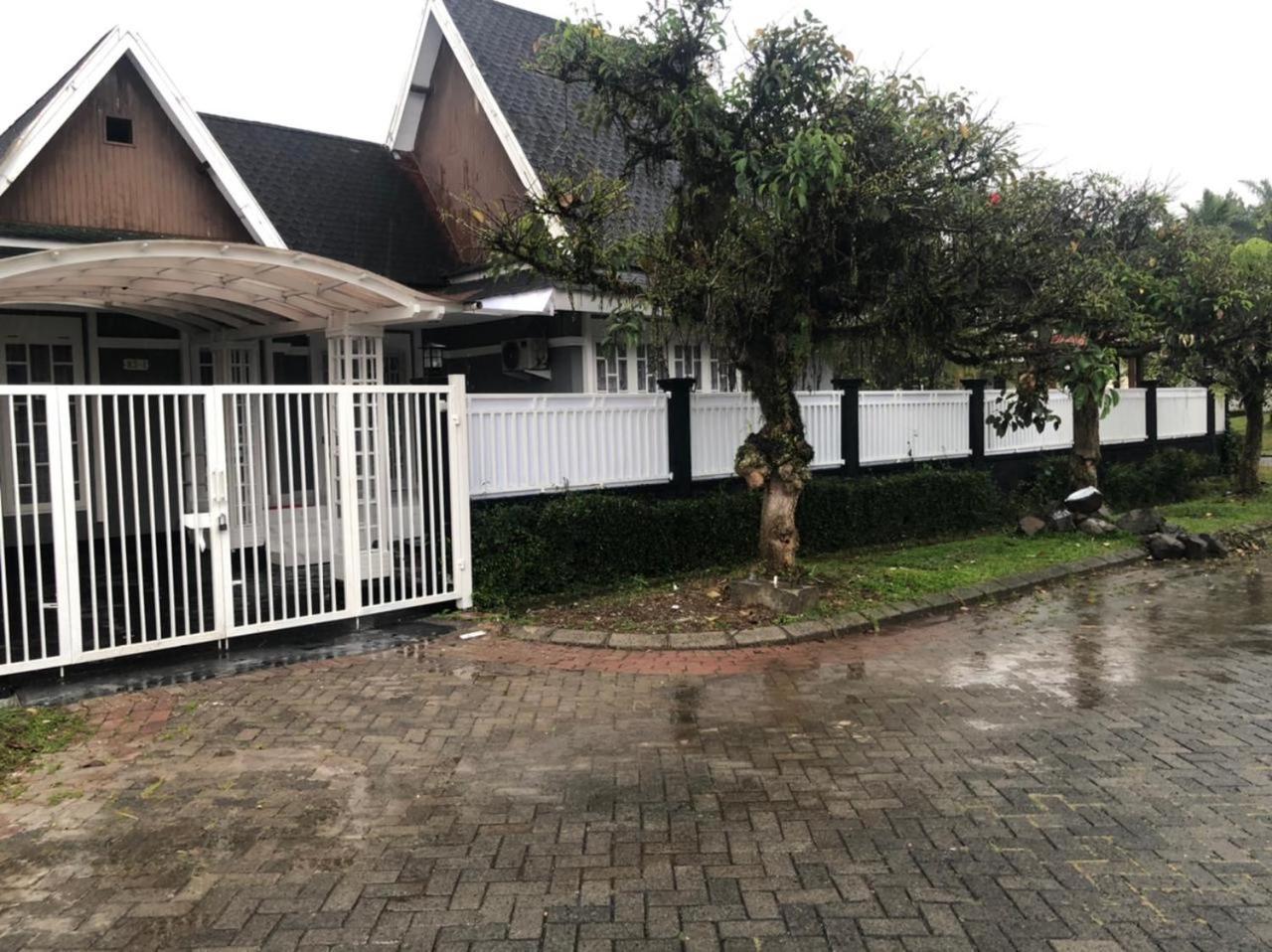 Eton Asia Villas-Kota Bunga Пунсак Екстериор снимка
